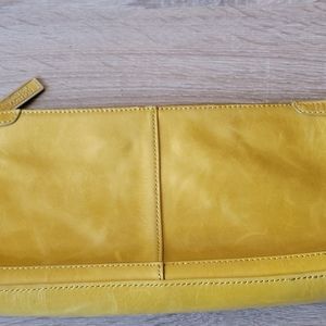 Kenneth Cole leather wristlet